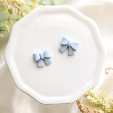 Load image into Gallery viewer, Bow Single Stud set