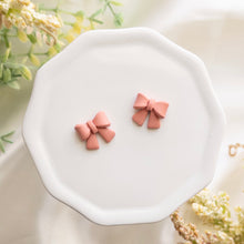 Load image into Gallery viewer, Bow Single Stud set