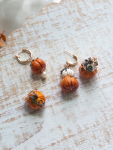Load image into Gallery viewer, Double Stack Pumpkin Charms