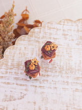 Load image into Gallery viewer, Pumpkin Book Stacks
