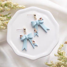 Load image into Gallery viewer, Blue Sunflower Bows
