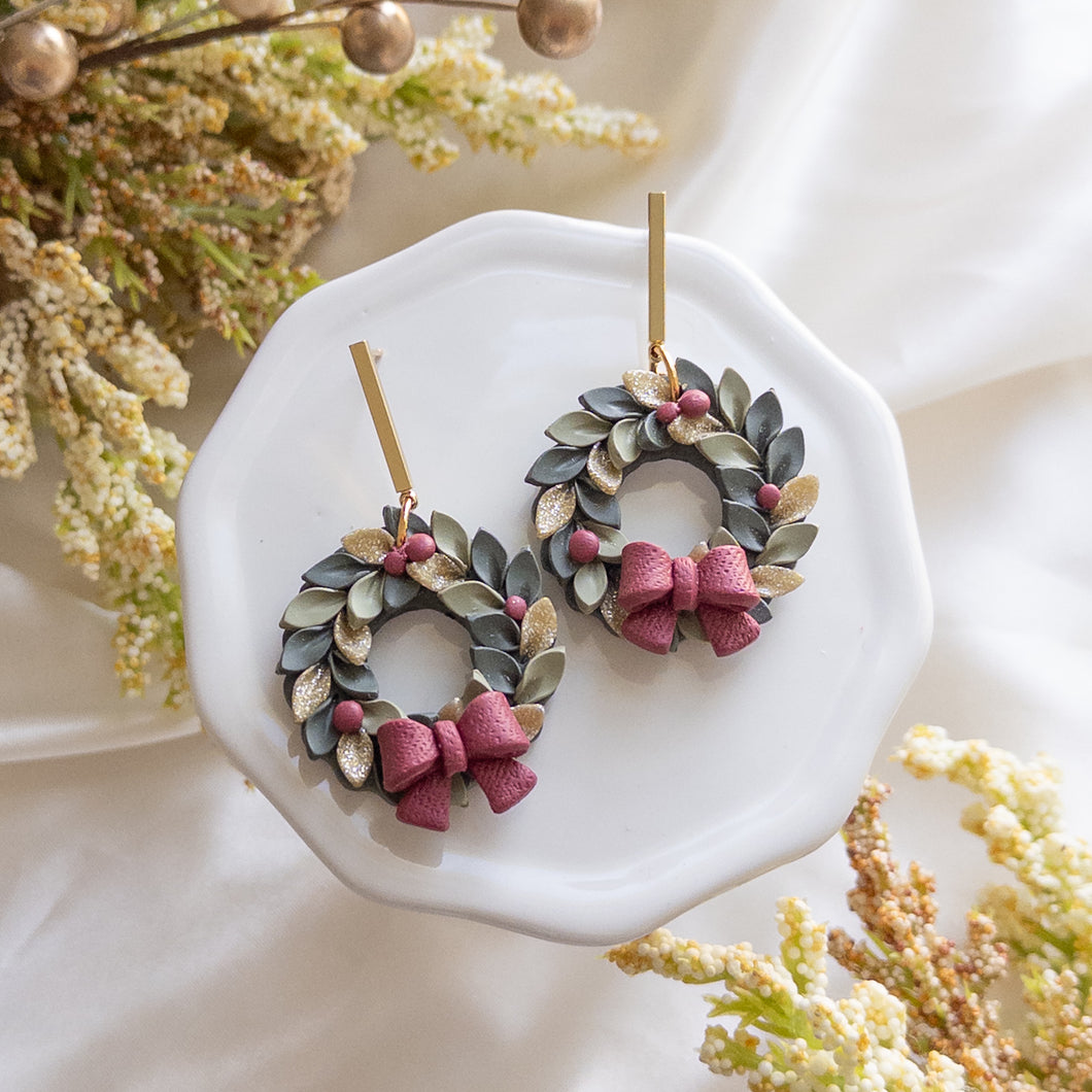 Classic Holiday Wreaths