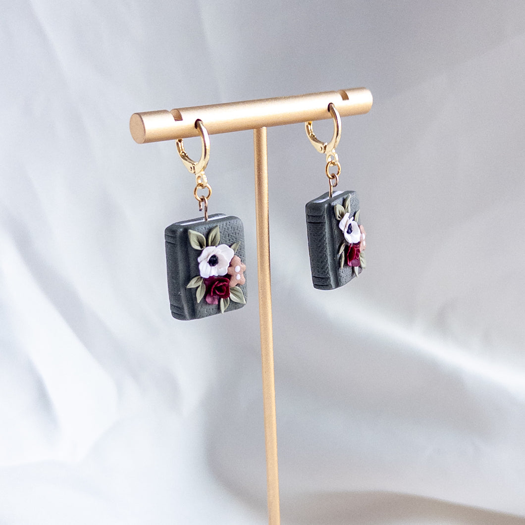 Green Holiday Floral Books