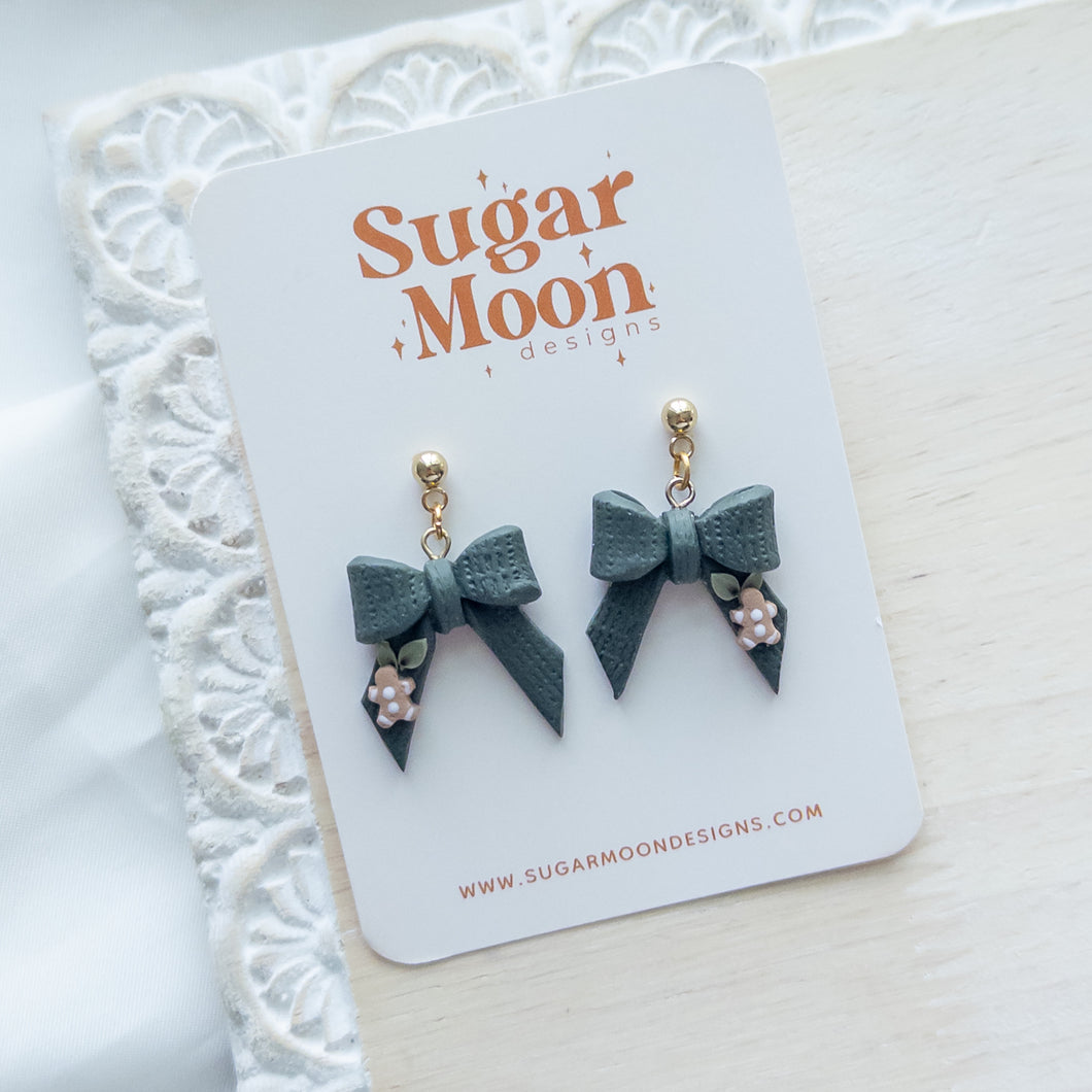 Green Gingerbread Man Bows