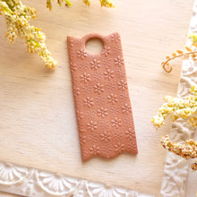 Load image into Gallery viewer, Daisy Pattern Stanley Topper
