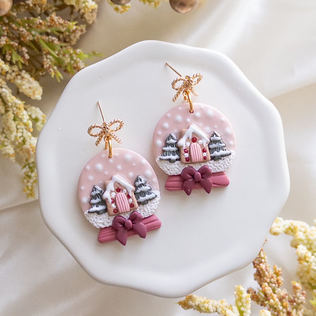 Gingerbread Snowglobes